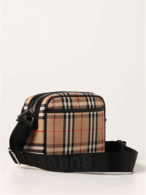 Bolsos Burberry para hombre .